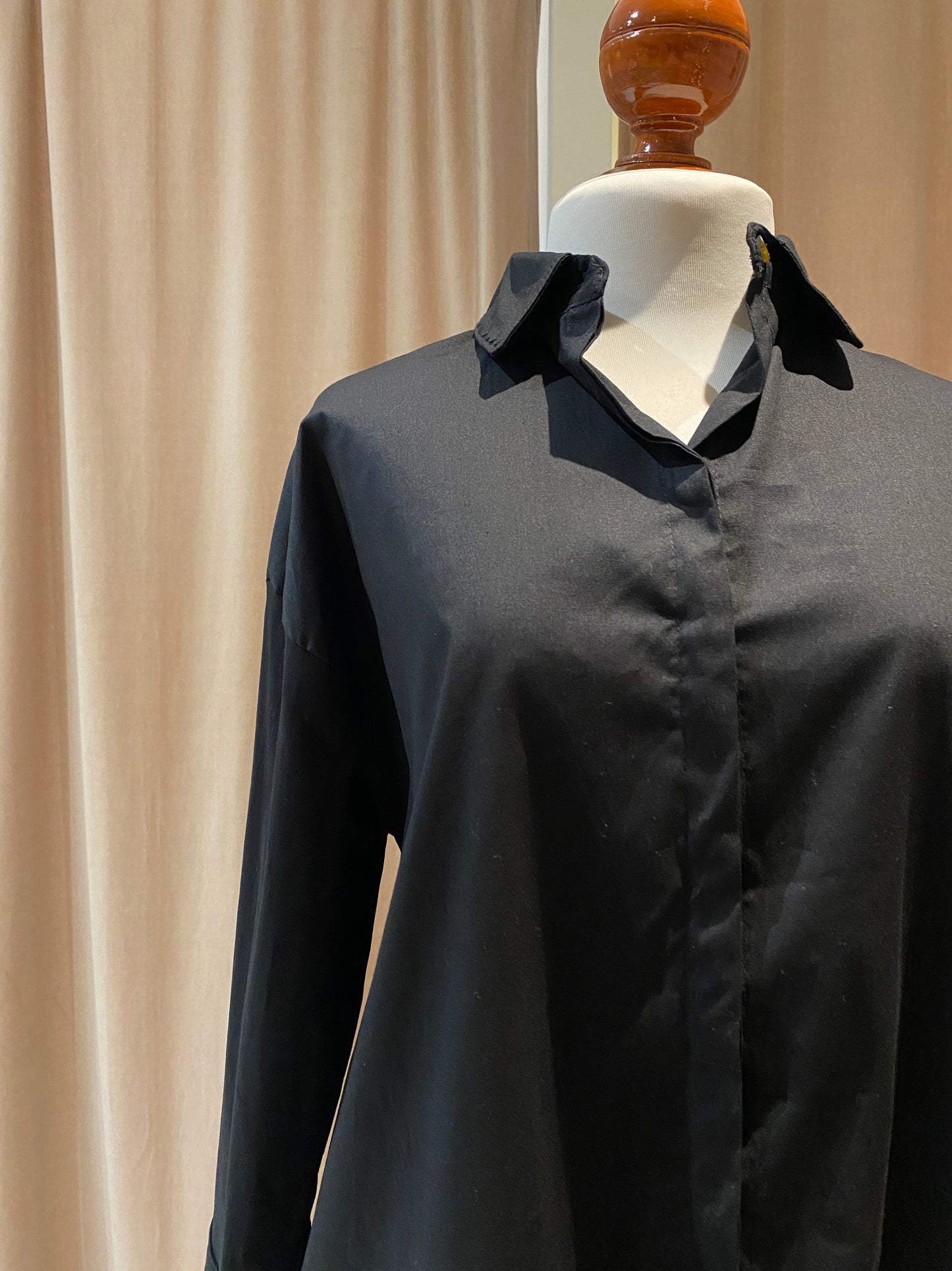 CAMISA OVERSIZE NEGRA