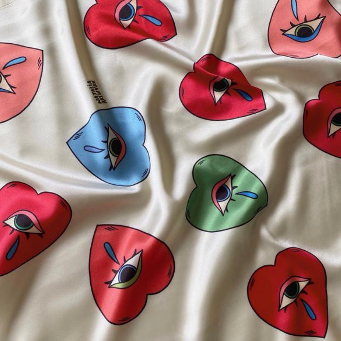 MASCADA CORAZONES DE COLORES