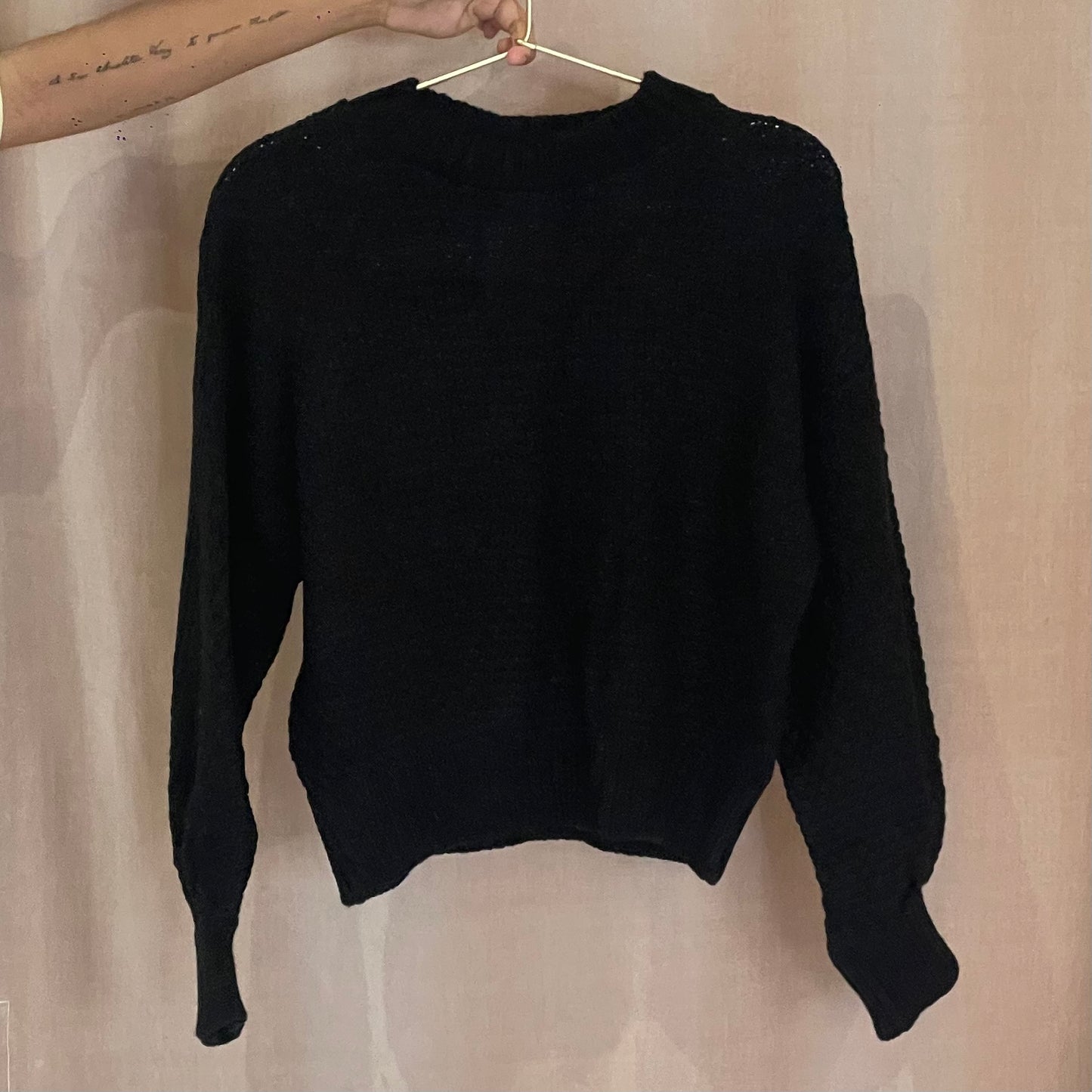 SUETER BORDADO NEGRO