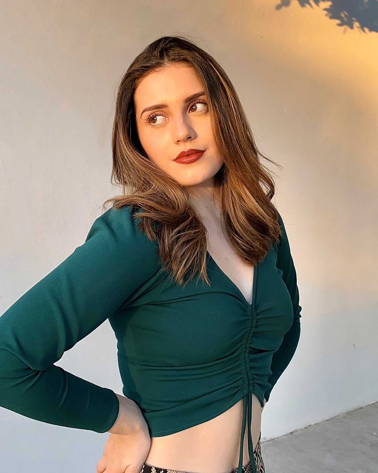 TOP MANGA ABULLONADA FRUNCE VERDE