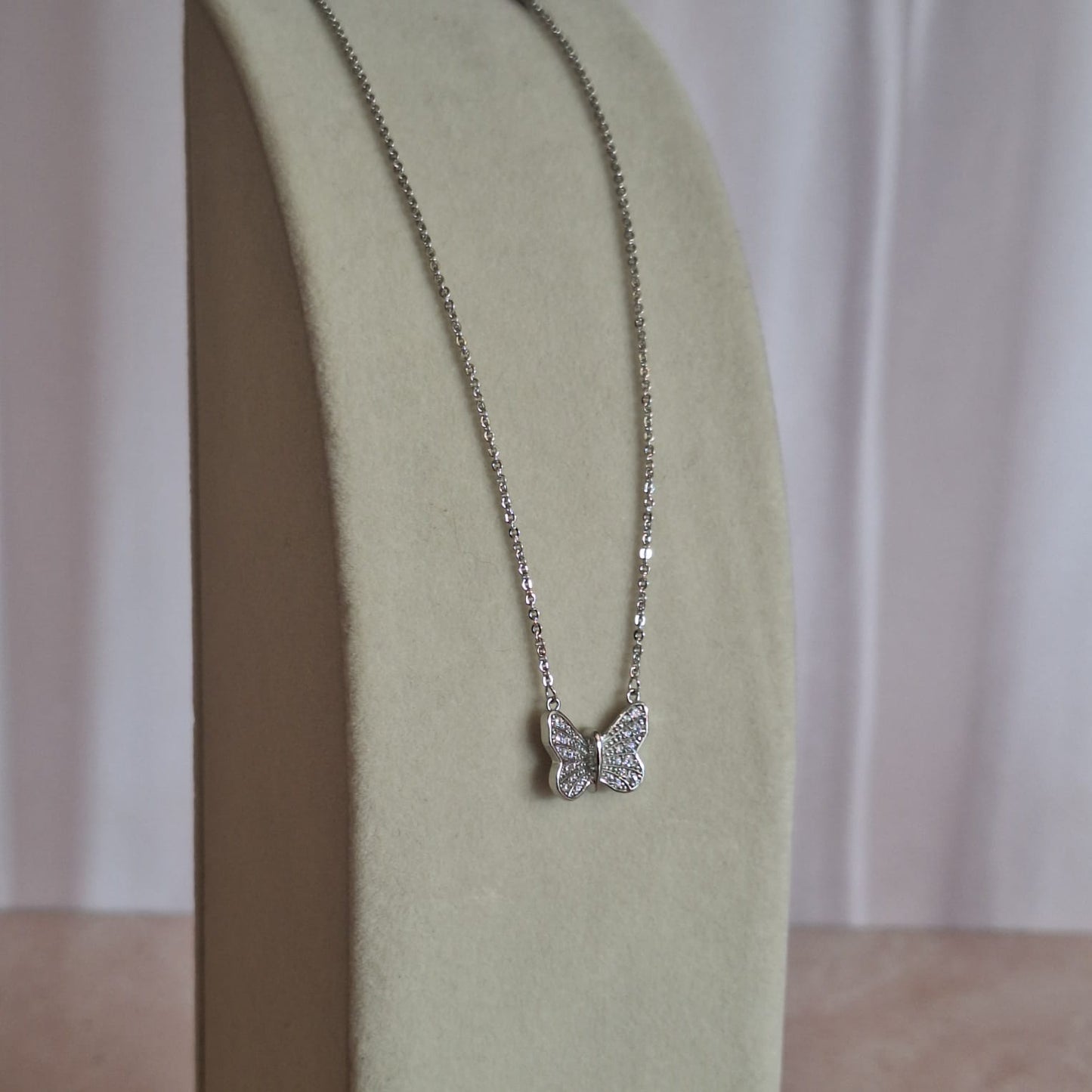 COLLAR MARIPOSA RODIO