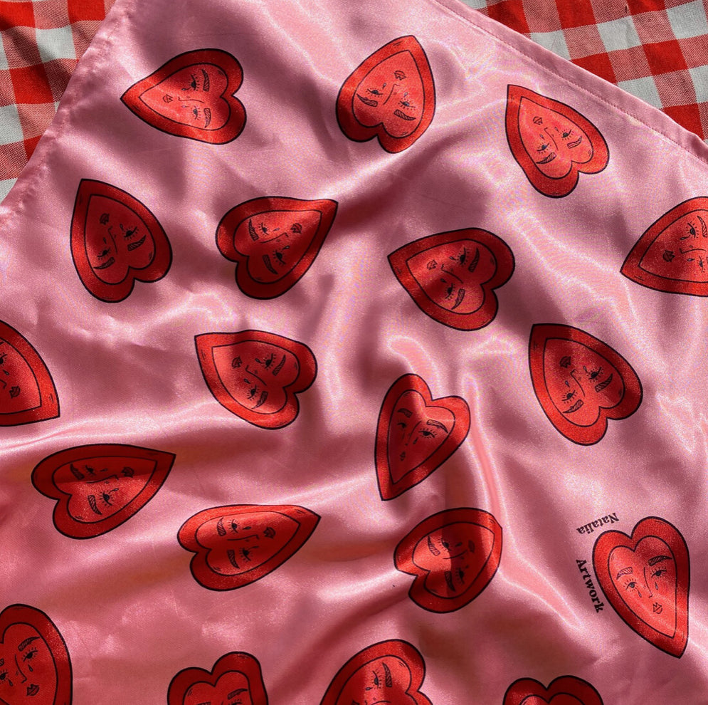 HEART SCARF WITH LITTLE FACE