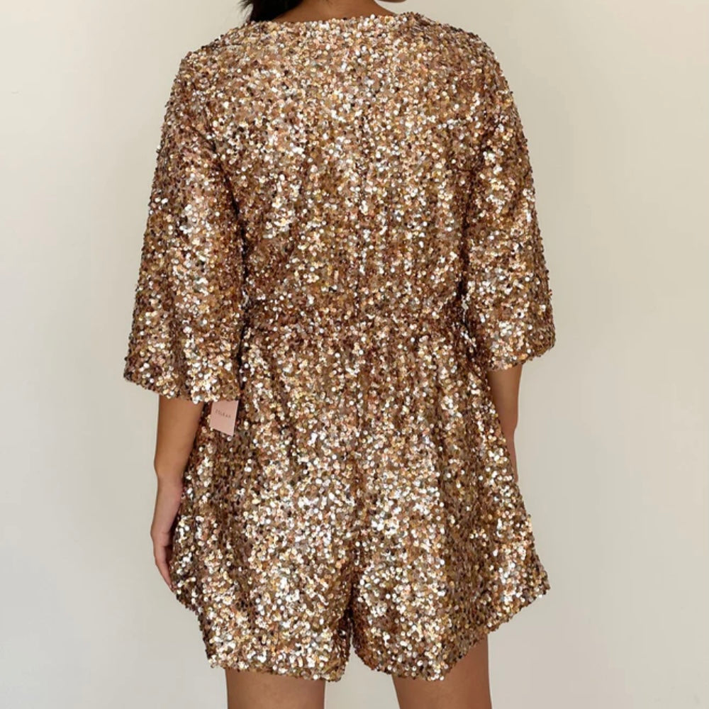 BREAK GOLD AND SILVER SEQUINS