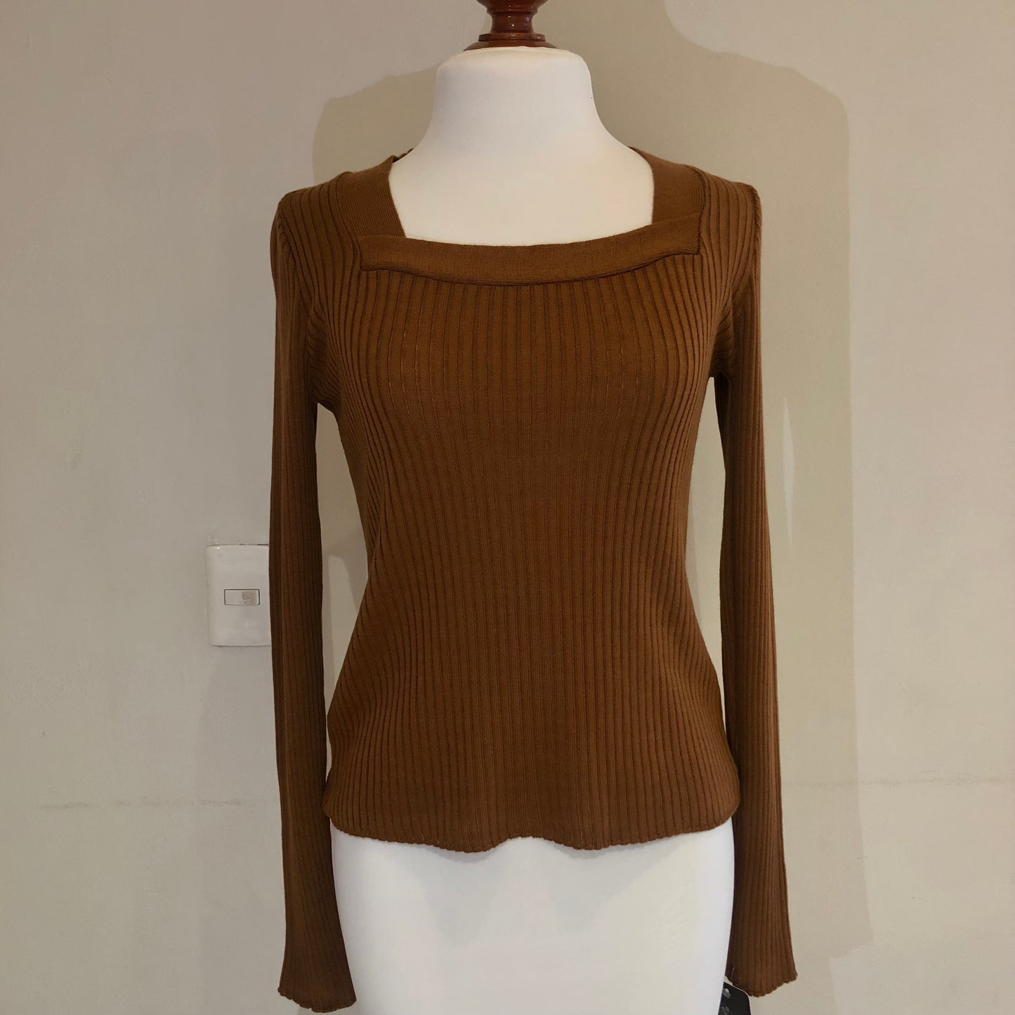 COPPER SQUARE NECK TOP
