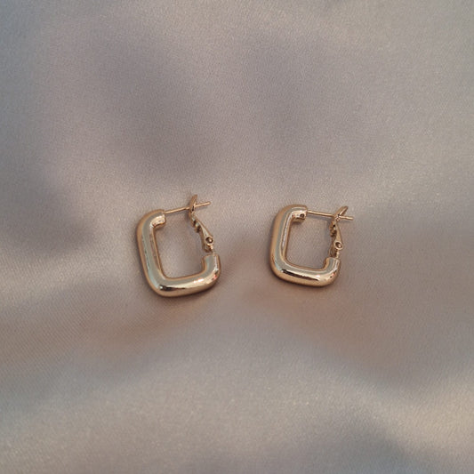 ARRACADA CUADRADA ORO