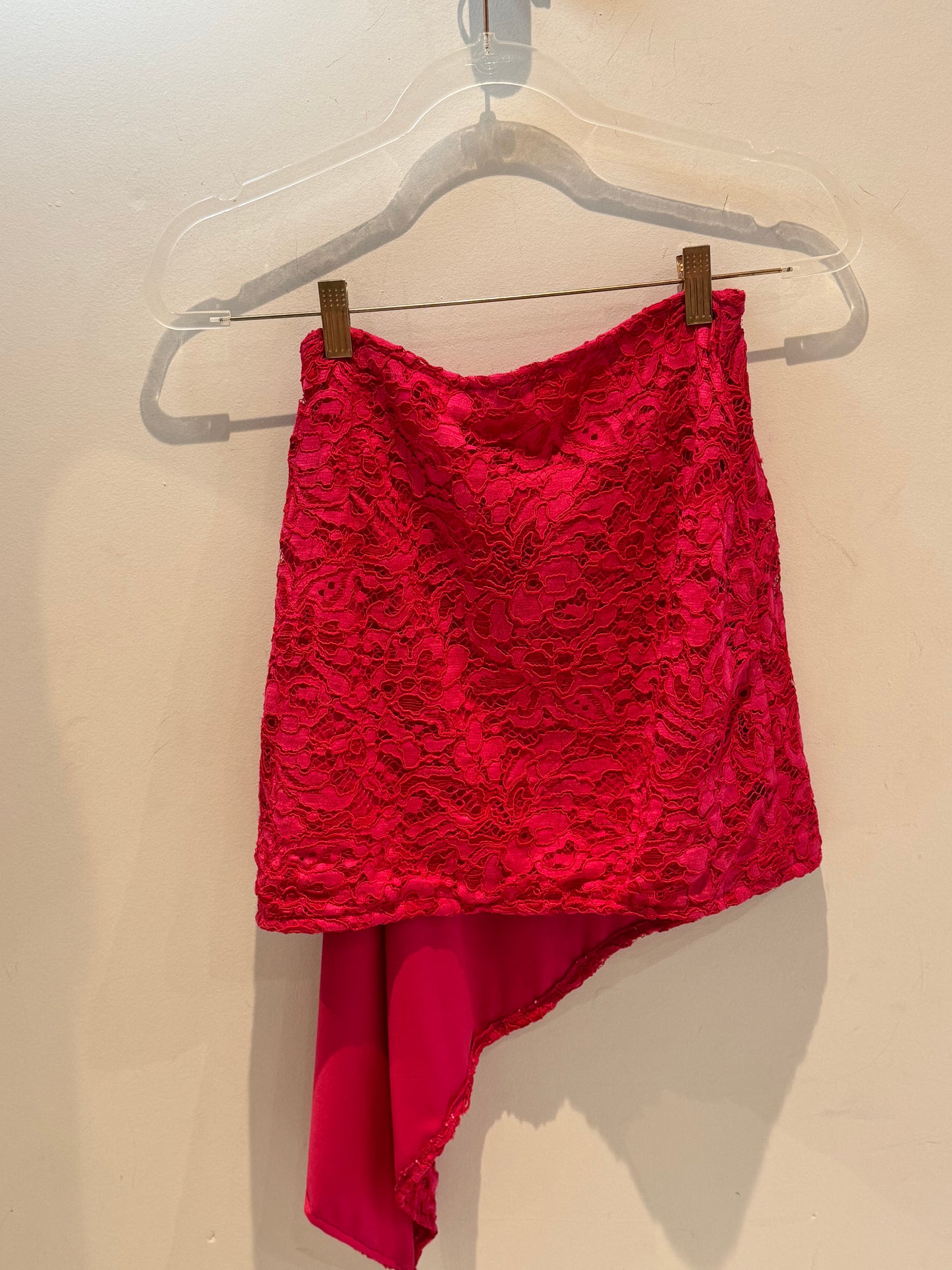 FALDA PAREO ENCAJE FUCSIA