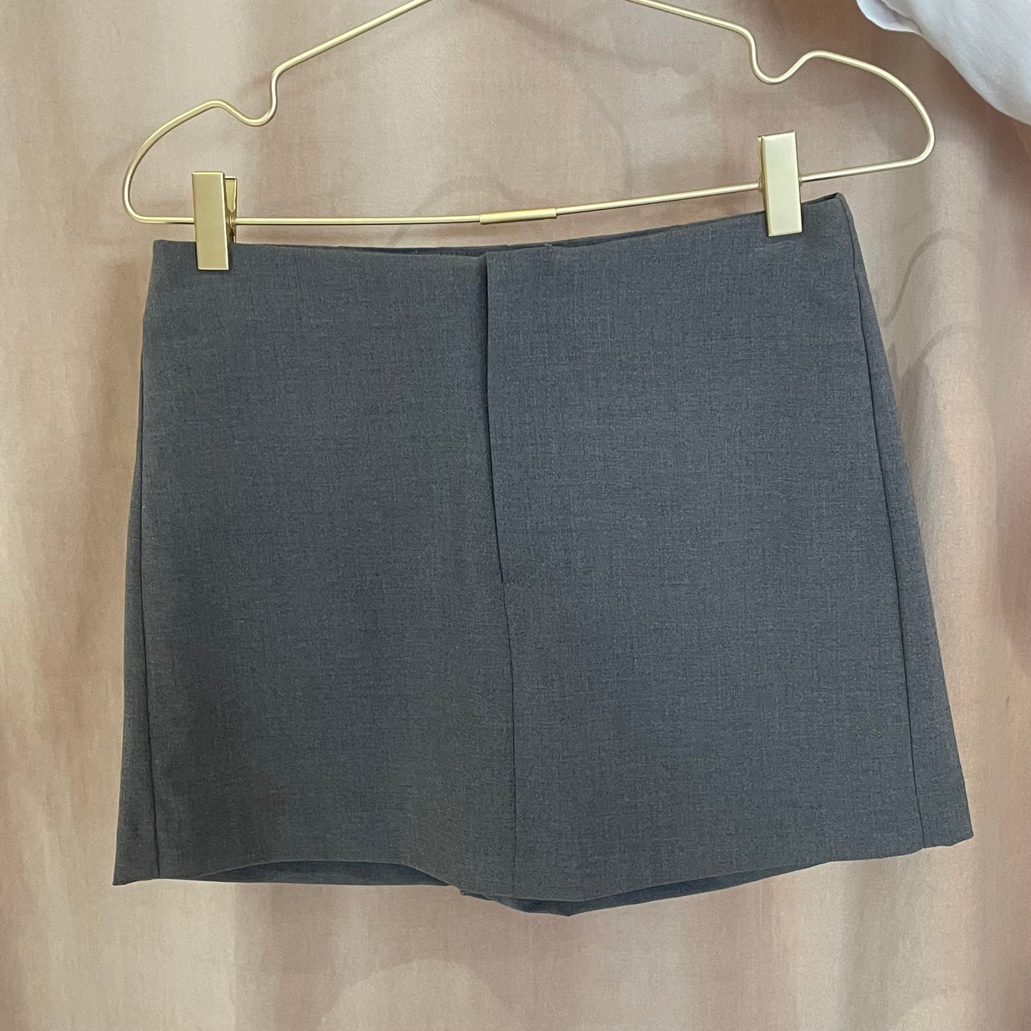 FALDA SHORT LEONOR GRIS