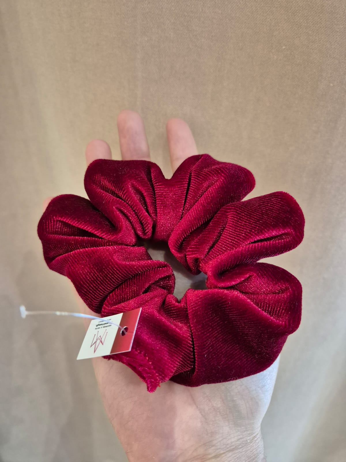 VELVET SCRUNCHIES