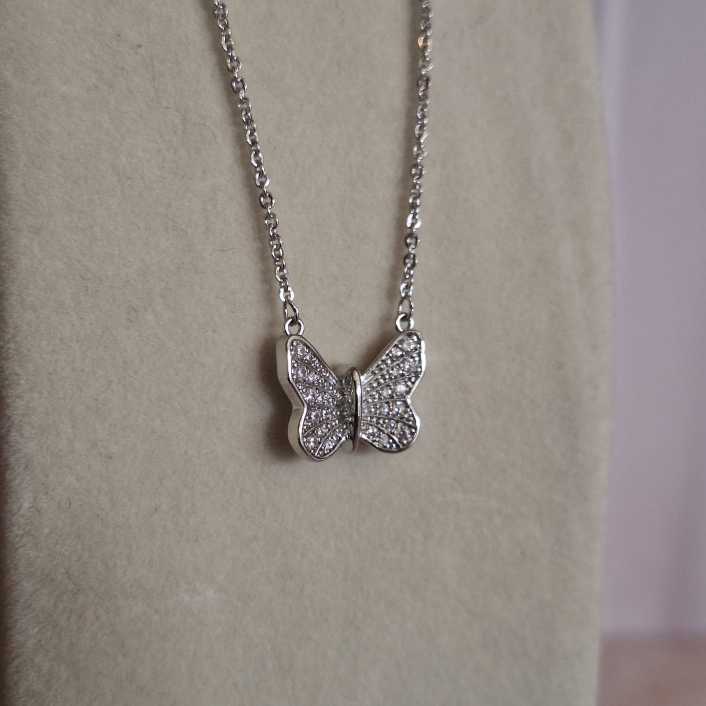 COLLAR MARIPOSA RODIO