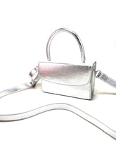 Cargar imagen en el visor de la galería, BOLSA EMILY PLATA METÁLICO