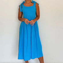 Cargar imagen en el visor de la galería, VESTIDO MIDI AZUL TURQUESA
