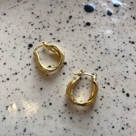 OVAL GOLD EARRINGS